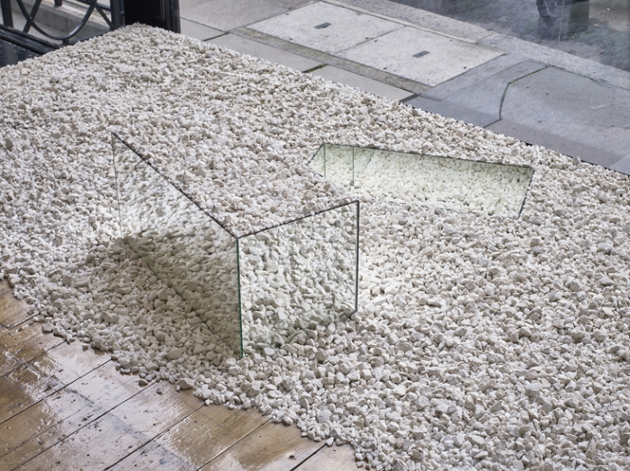 Keith Arnatt Estate, Mirror-plug, 1968
