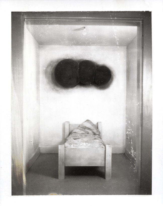 Robert Therrien, No title (bed with black cloud), 1992
